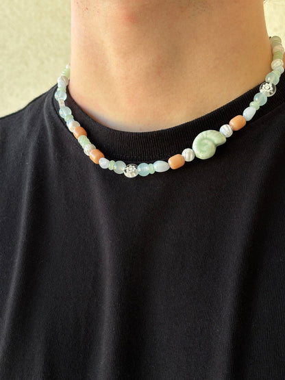 1 OF 1  LIGHT SHELL NECKLACE
