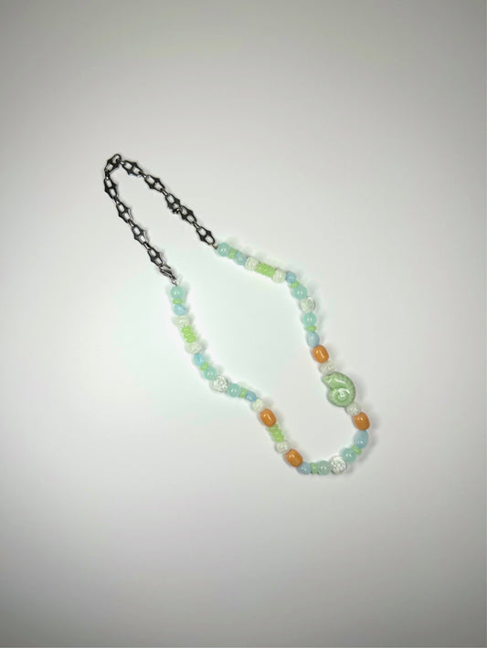 1 OF 1  LIGHT SHELL NECKLACE