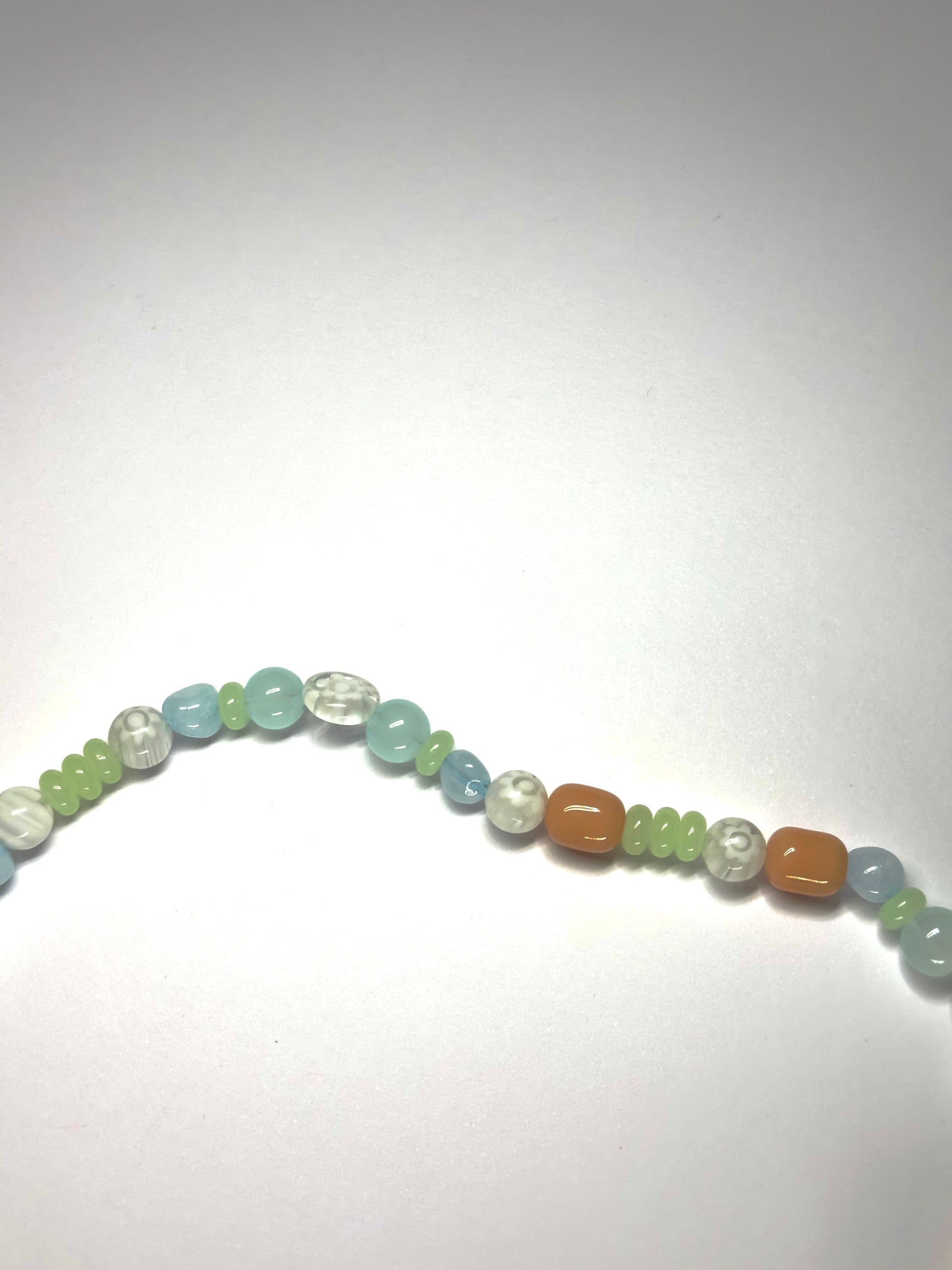 1 OF 1  LIGHT SHELL NECKLACE