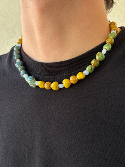 1 OF 1 CERAMIC SHELL NECKLACE